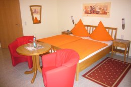 Gaestehaus Maurer Zimmer 1.JPG